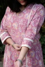Sanganeri Kantha cotton in soothing pastel tones - Image 4