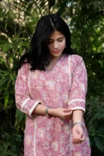 Sanganeri Kantha cotton in soothing pastel tones - Image 3